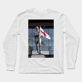 Bobby Moore Statue England Flag Wembley Stadium Long Sleeve T-Shirt